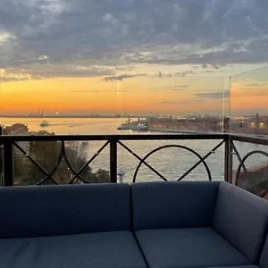 The Penthouse And Rooftop-terrace At Molino Stucky , Venise Italie